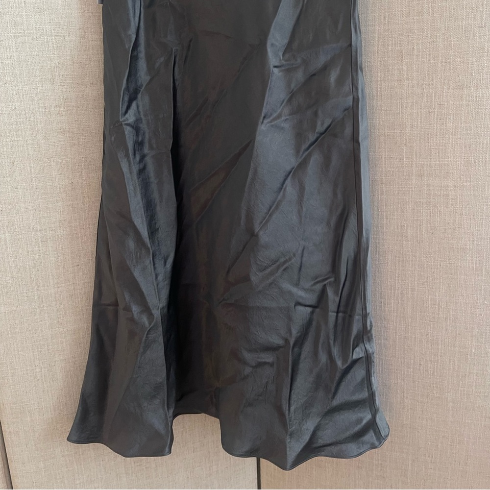 Aritzia MIDI Skirt